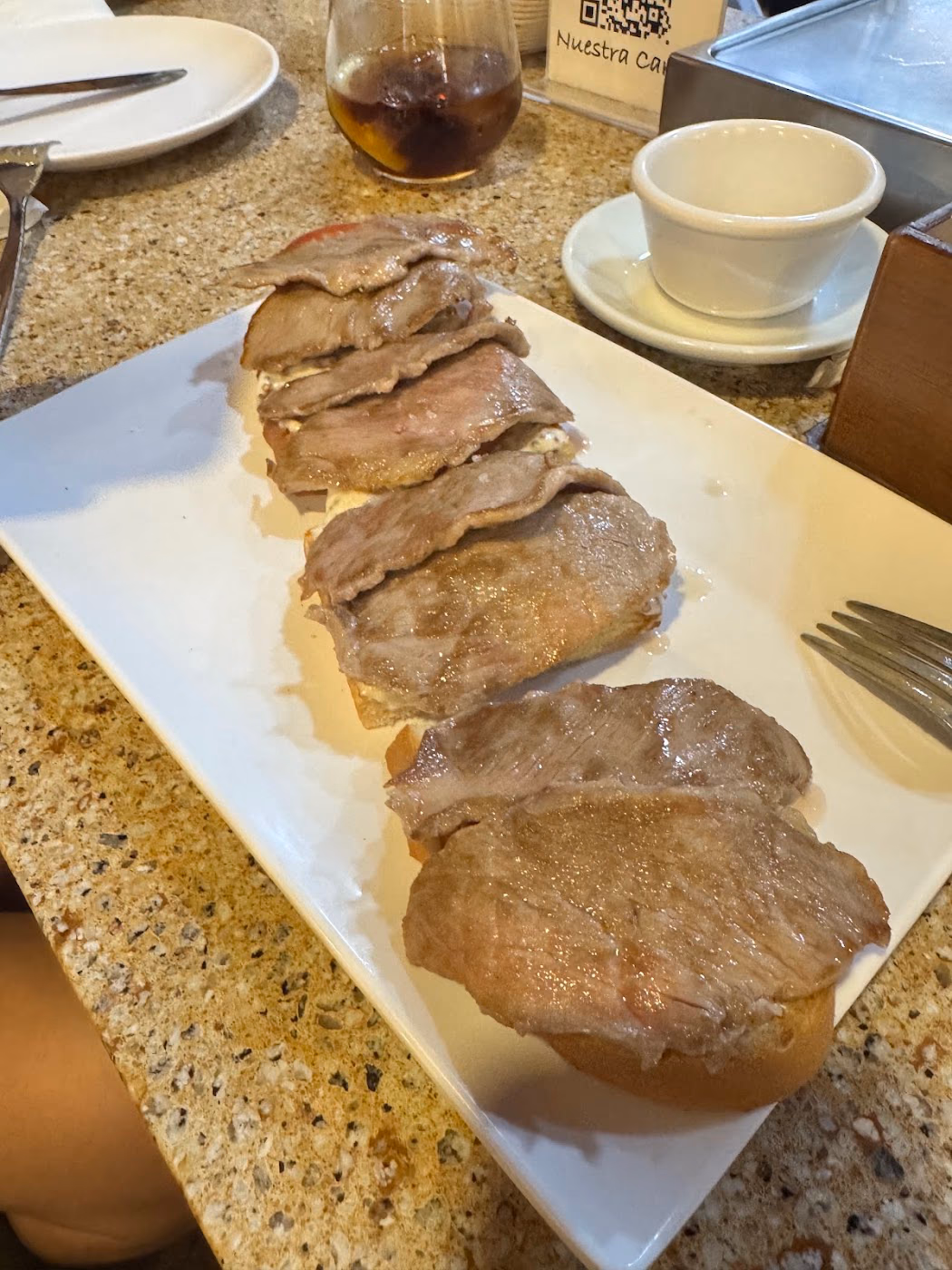 Platos de Agustín El Picoteo, cocina española para picar en Teatinos, Málaga